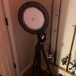 Led light for whatever I mounted it on the tripod it’s wired correctly